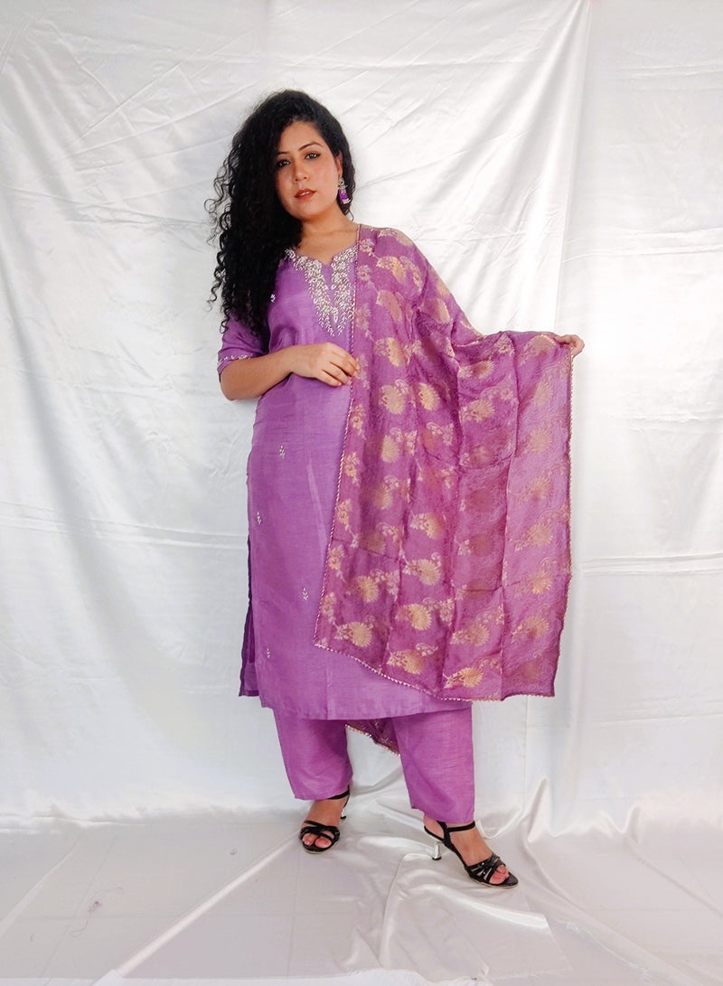 PRIYA’S PANACHE PRIYA’S PANACHE Silk Kurta Pant Set for Women with Banarasi Dupatta | Festive & Ethnic Wear.  - Image 2