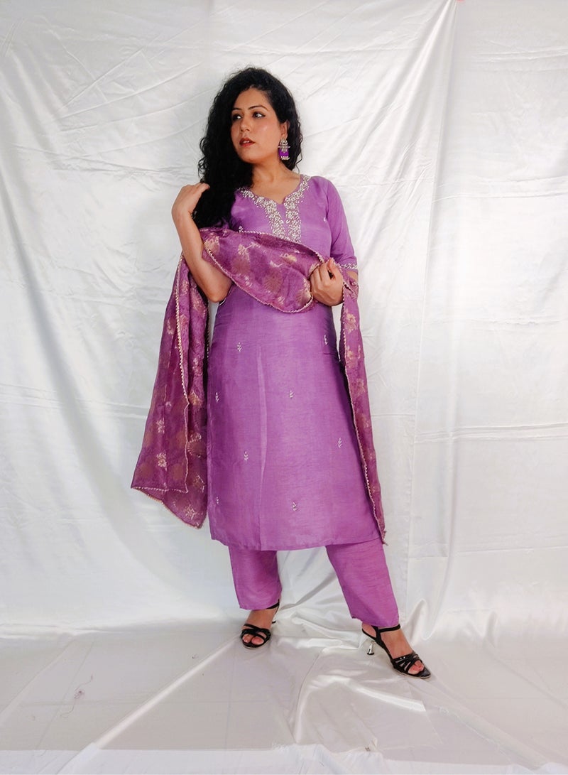 PRIYA’S PANACHE PRIYA’S PANACHE Silk Kurta Pant Set for Women with Banarasi Dupatta | Festive & Ethnic Wear.  - Image 3