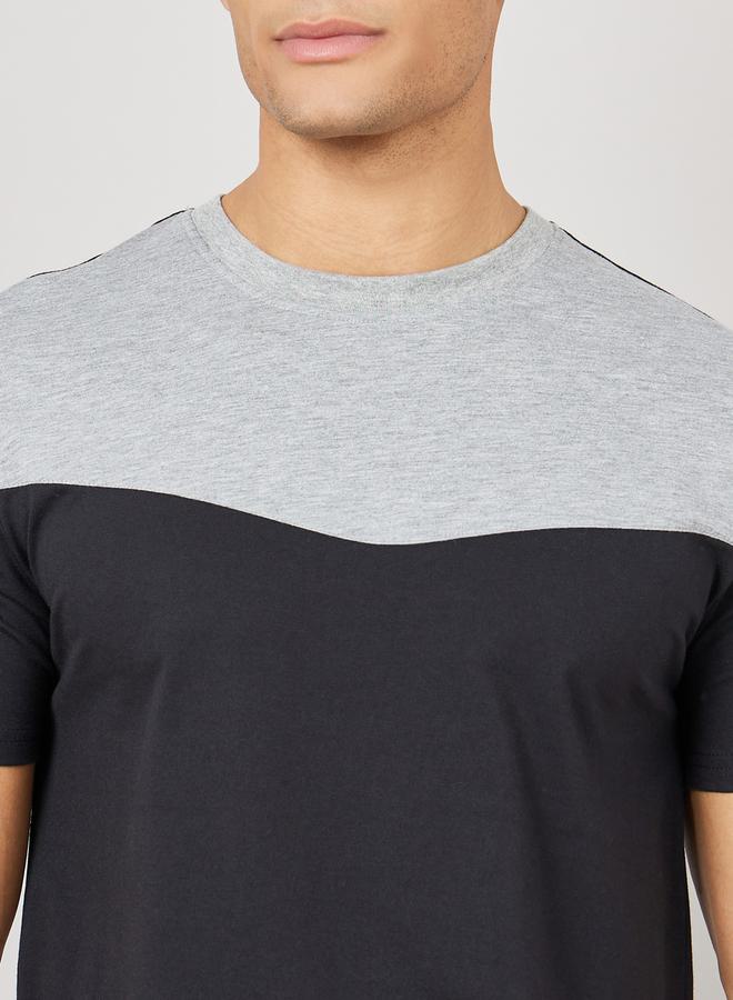 ستايلي طقم تي شيرت مخطط وشورت برباط سادة - Image 3