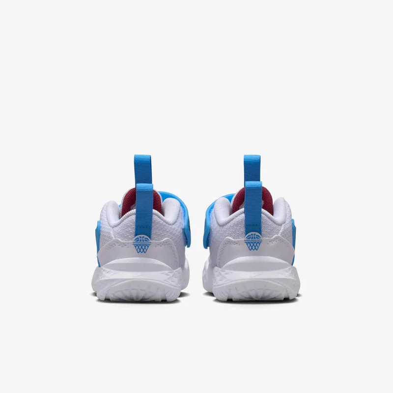 Nike Kids' Team Hustle D 12 Basketball Shoes