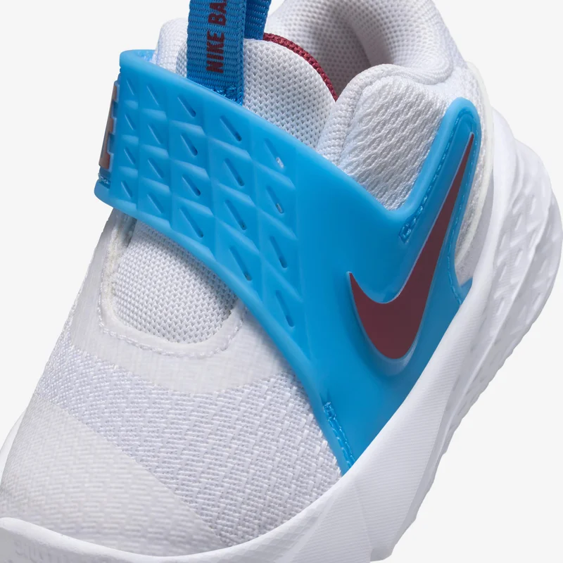 Nike Kids' Team Hustle D 12 Basketball Shoes
