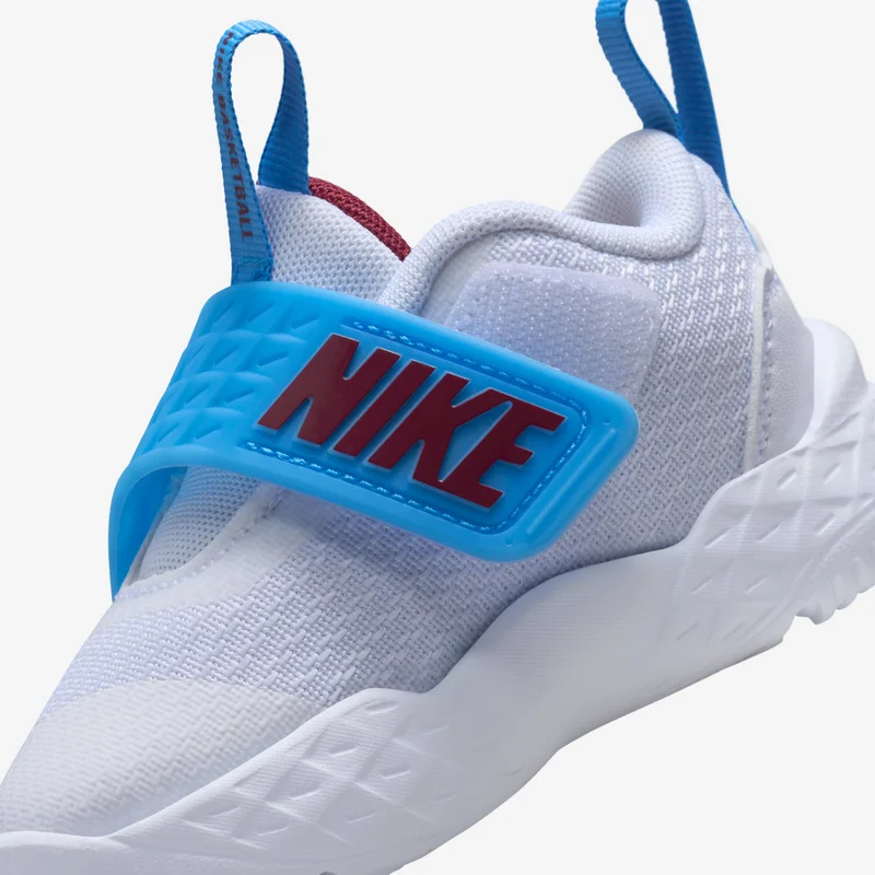 Nike Kids' Team Hustle D 12 Basketball Shoes