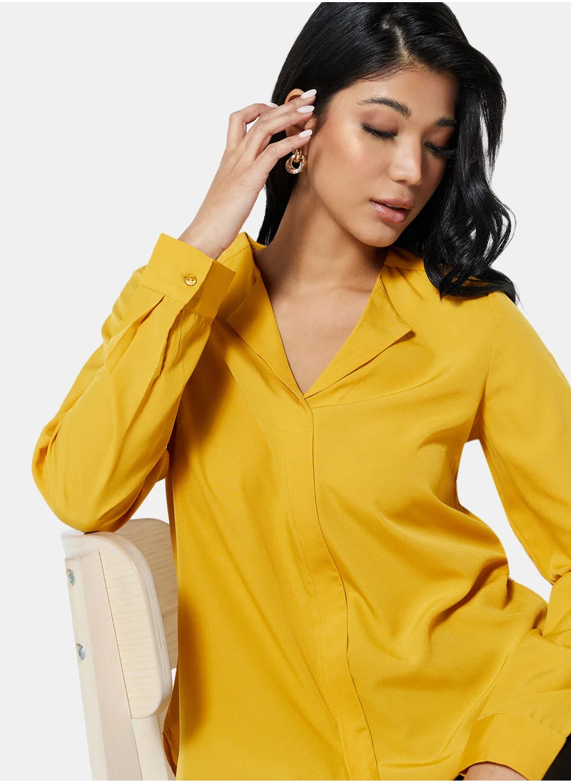 فيرو مودا Solid Notch Neck Blouse