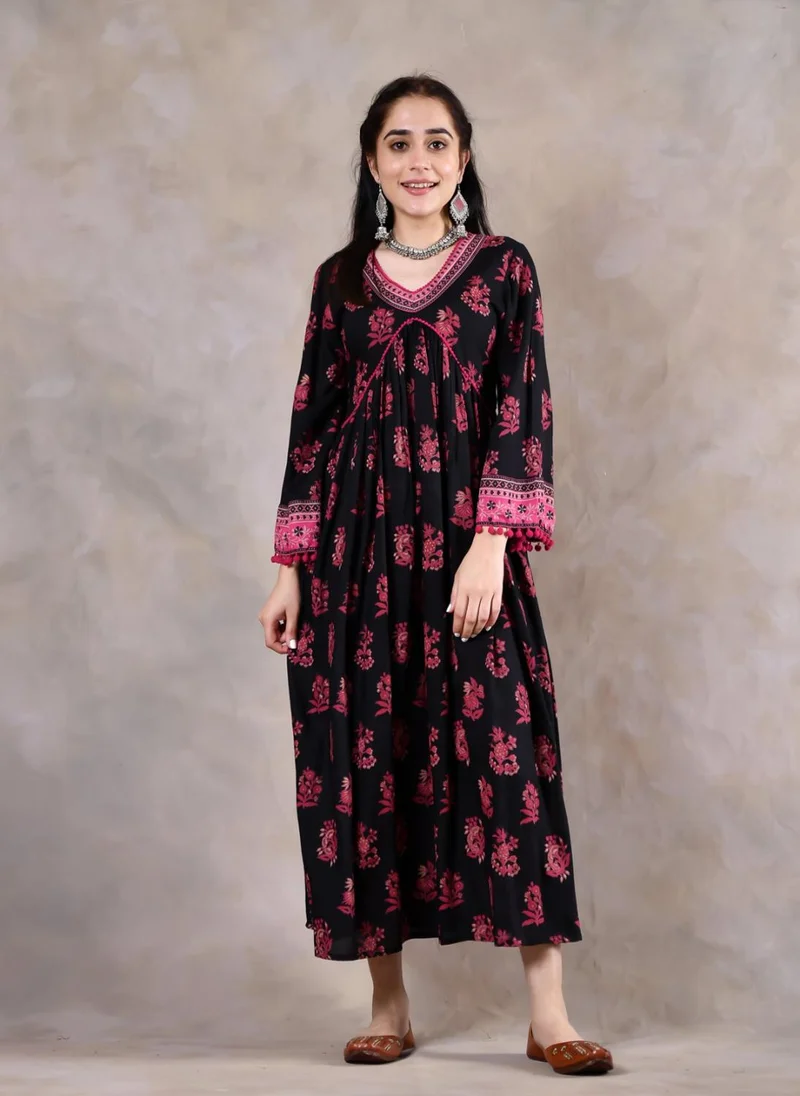 زيري سوق Black And Pink V Neck Gathered Dress
