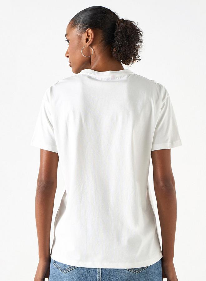 تواكستريمز تيشيرت مزيّن بياقة ضيقة وأكمام قصيرة من تو إكستريمز - Image 3