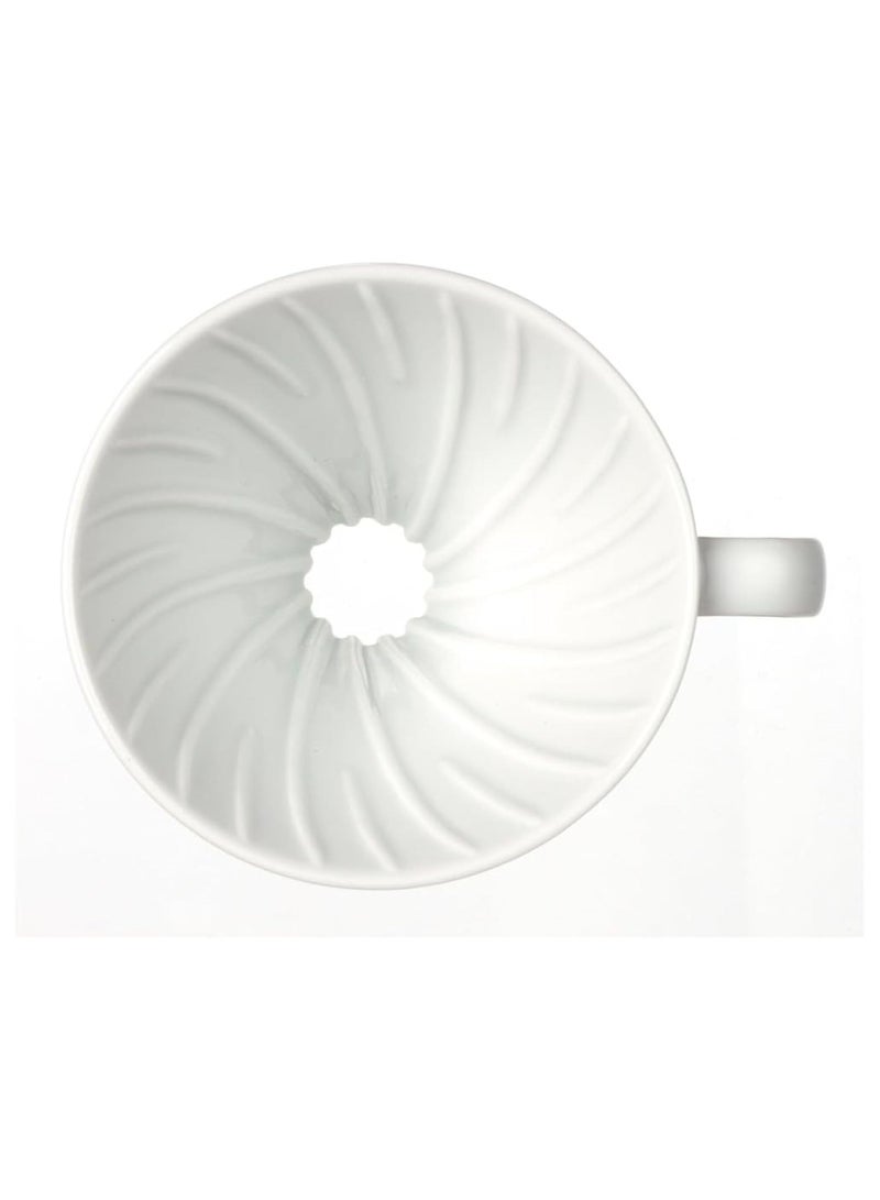 هاريو منقط قهوة V60 02 سيراميك ابيض، من هاريو هو أداة مثالية لتحضير القهوة يتميز هذا القمع بقدرته علي تحمل درجات الحرارة العالية ، عدد القطع: 1 - مستلزمات منزل -ادوات منزل - Image 2