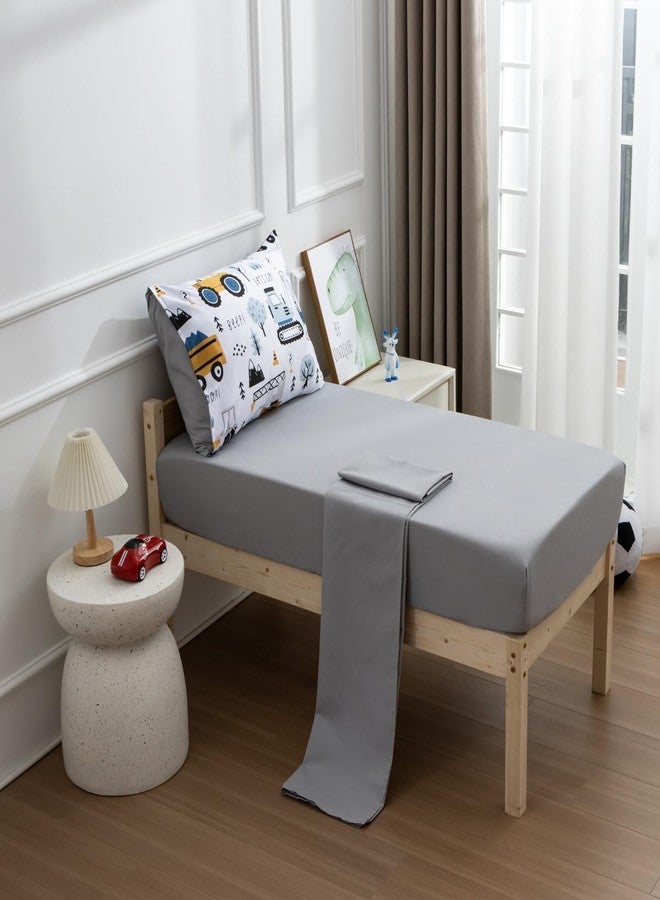 NTBED مجموعة سرير للأطفال من 4 قطع بتصميم شاحنات الأشجار للمواليد الذكور، مطبوعات سيارات الحفارات، تشمل لحاف، شريحة مسطحة، شريحة ملائمة وغطاء وسادة، رمادي فاتح - Image 4