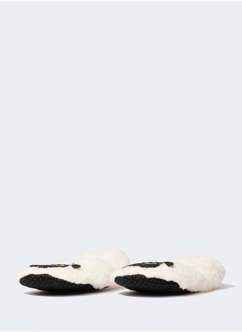 ديفاكتو Lamb-Themed Plush Slippers