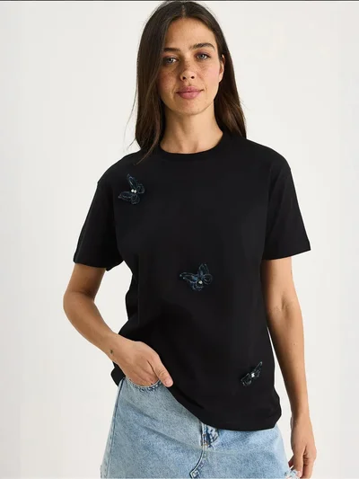 Bianco Lucci LUCCI Embroidered Crew Neck Short Sleeve T-Shirt