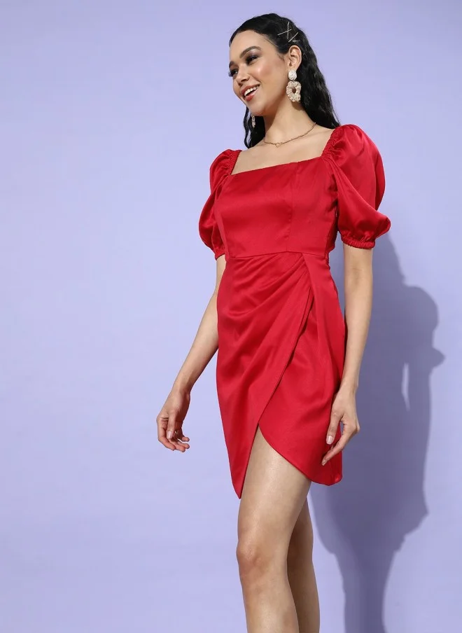 STREET 9 فستان ساتان أحمر للنساء
