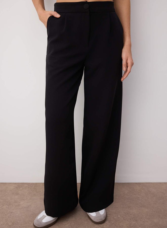 trendyol Black Wide Leg Pleated Woven Fabric Trousers - Image 2