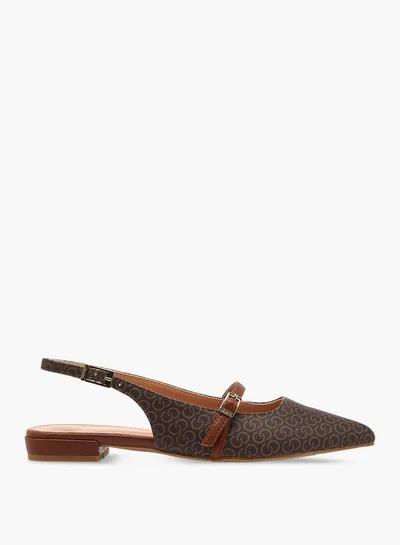 سيليست حذاء نسائي بحزام وكعب مغلق بطبعة شعار وحزام بإبزيم