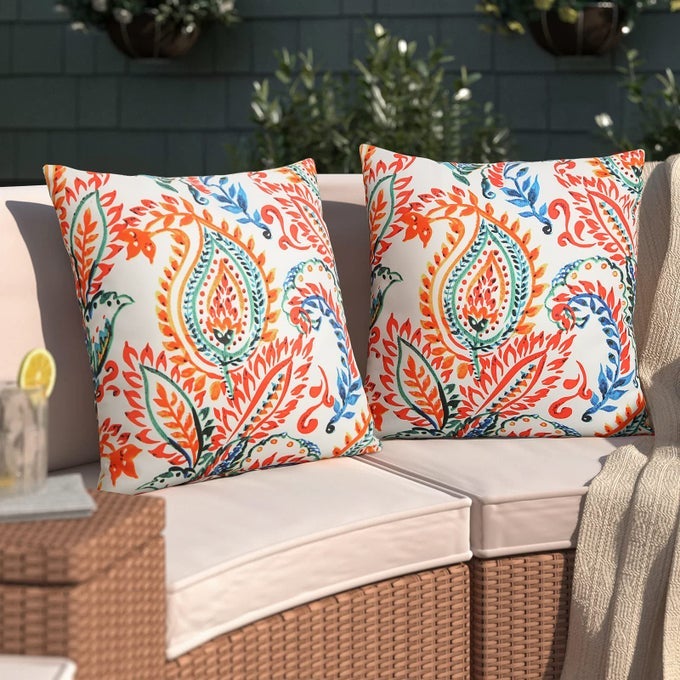 PACK OF 2 OUTDOOR WATERPROOF THROW PILLOW COVERS COLORFUL PAISLEY DECORATIVE SQUARE PILLOWCASE OUTDOOR PILLOWS COVERS FOR PATIO FURNITURE GARDEN 18X18 INCH