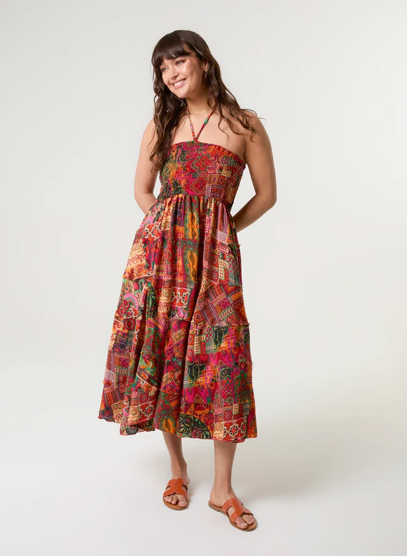 بلو فانيلا فستان بياقة هالتر وطبقات