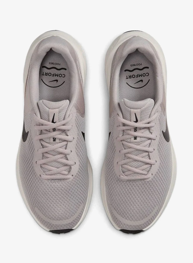 نايكي ريڤولوشن 7