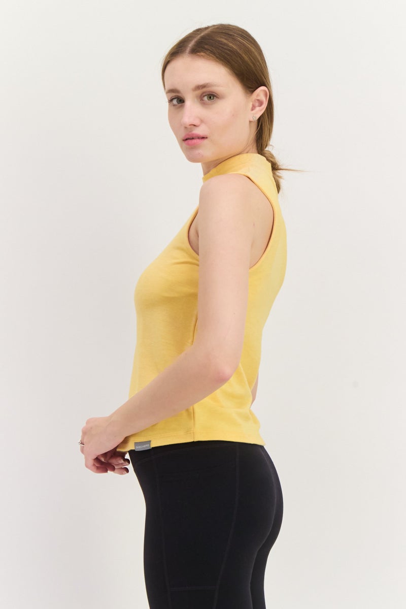 SKECHERS تي شيرت رياضي نسائي بلا أكمام مناسب للخارج، ذهبي - Image 3