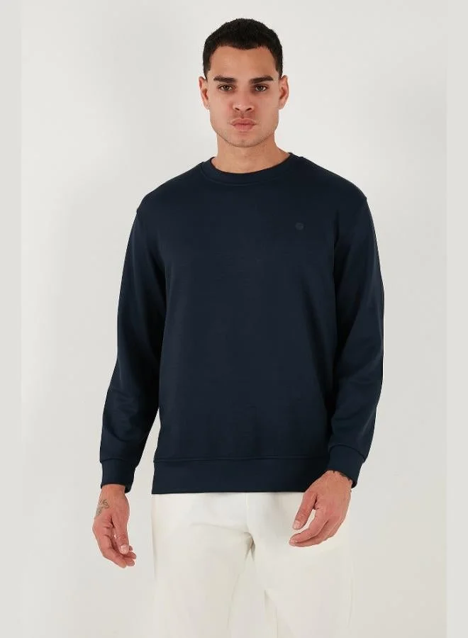 بوراتي بلوزة رجالي بياقة دائرية وأكمام طويلة بقصة عادية من بوراتي