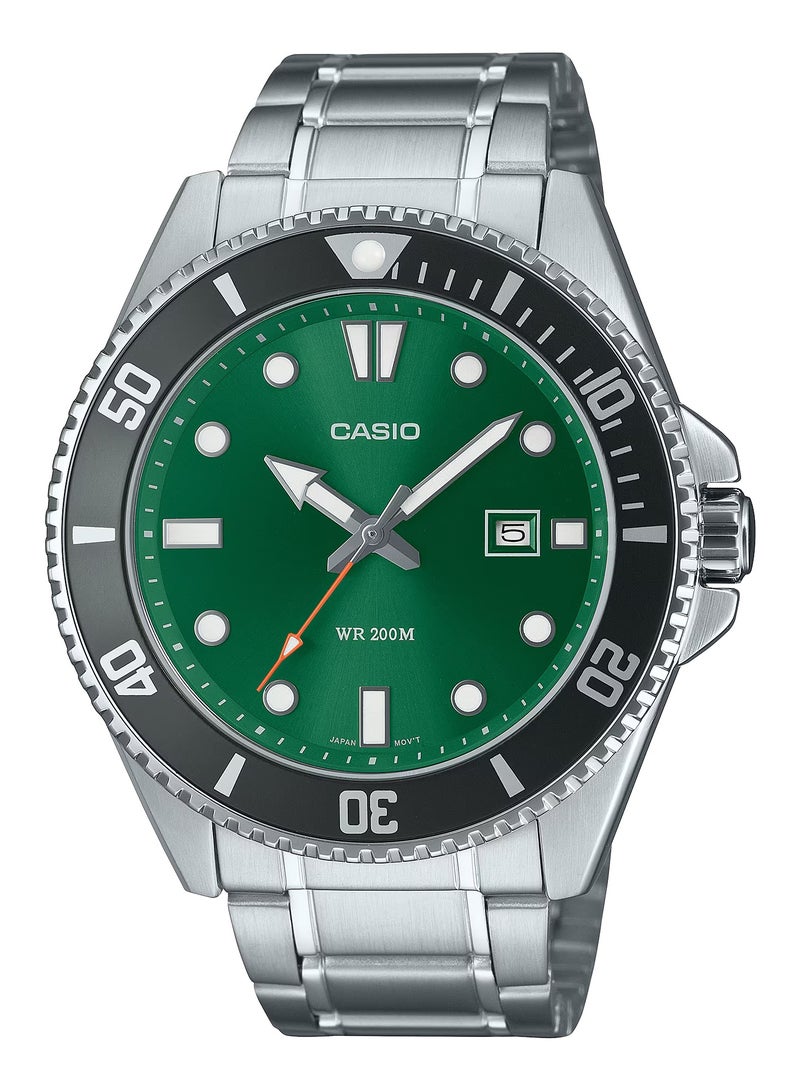 CASIO ساعة يد للرجال من الفولاذ المقاوم للصدأ بقرص أخضر تناظري كوارتز MDV-107D-3A2V