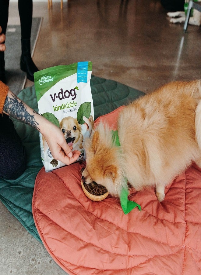 V-dog طعام الكلاب الجاف النباتي V-dog Mini Kibble (4.5 رطل) للكلاب الصغيرة | بروتين نباتي مع إضافة التورين للمعدة والجلد الحساسين | طبيعي بالكامل، صنع في الولايات المتحدة الأمريكية - Image 4