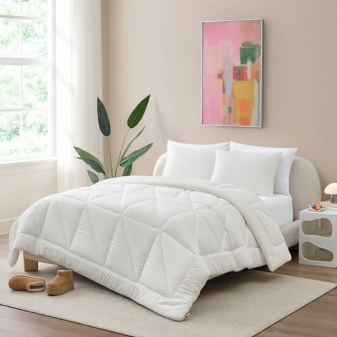 UGG Full/Queen Comforter Set  3 Piece Luxury Reversible Plush Queen Bed Set With Down Alternative Fill, Soft Comforter Bedding Set With 2 Pillow Shams For Home & Bedroom Decor, White Snow (Corey) - Image 5