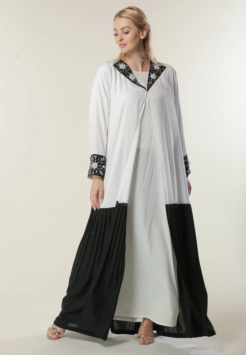Moistreet Embroidered Colorblock Abaya