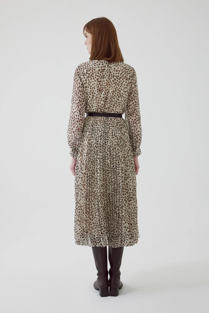 Exquise Pleated, belted, elasticated waist, patterned midi dress.