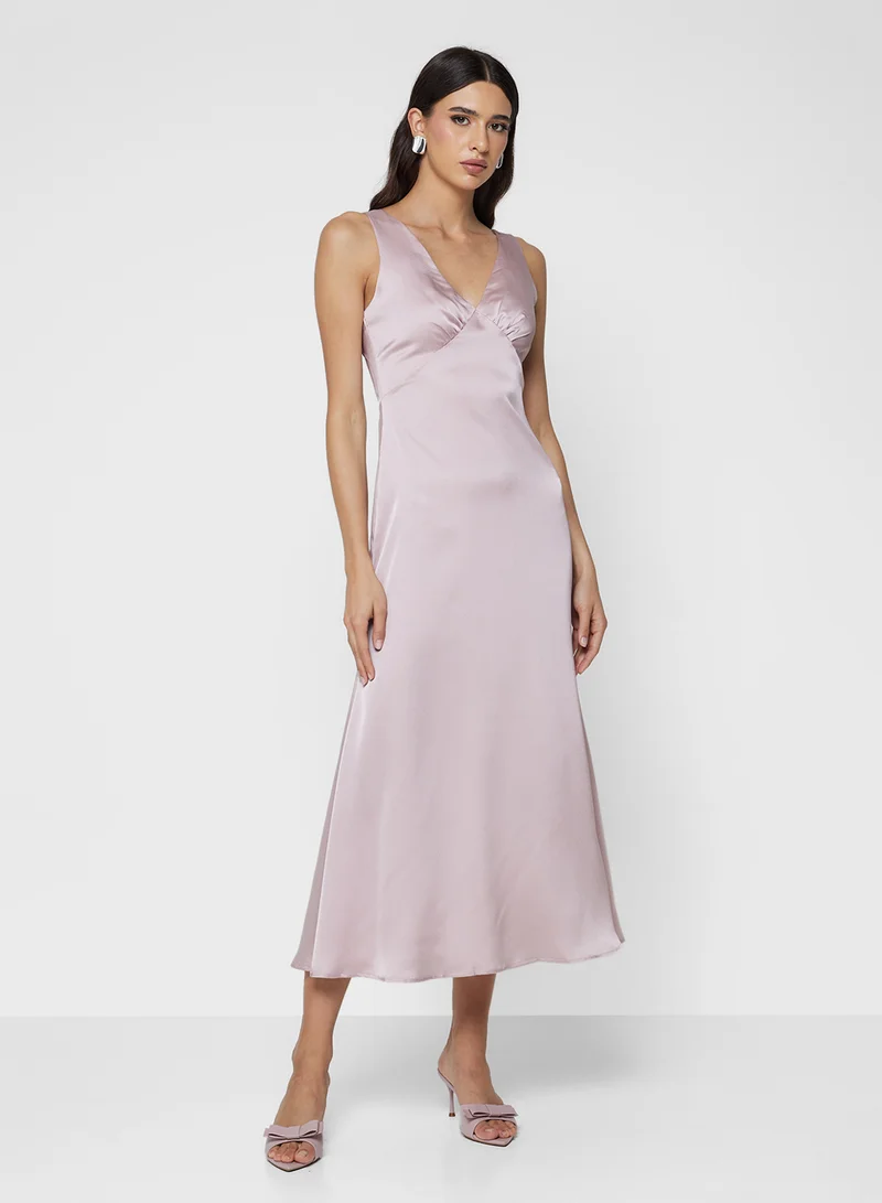 ايلا Sleeveless Slip Dress