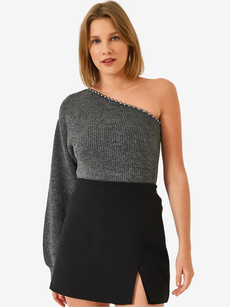 Bianco Lucci LUCCI Asymmetrical Collar Textured Knit Sweater