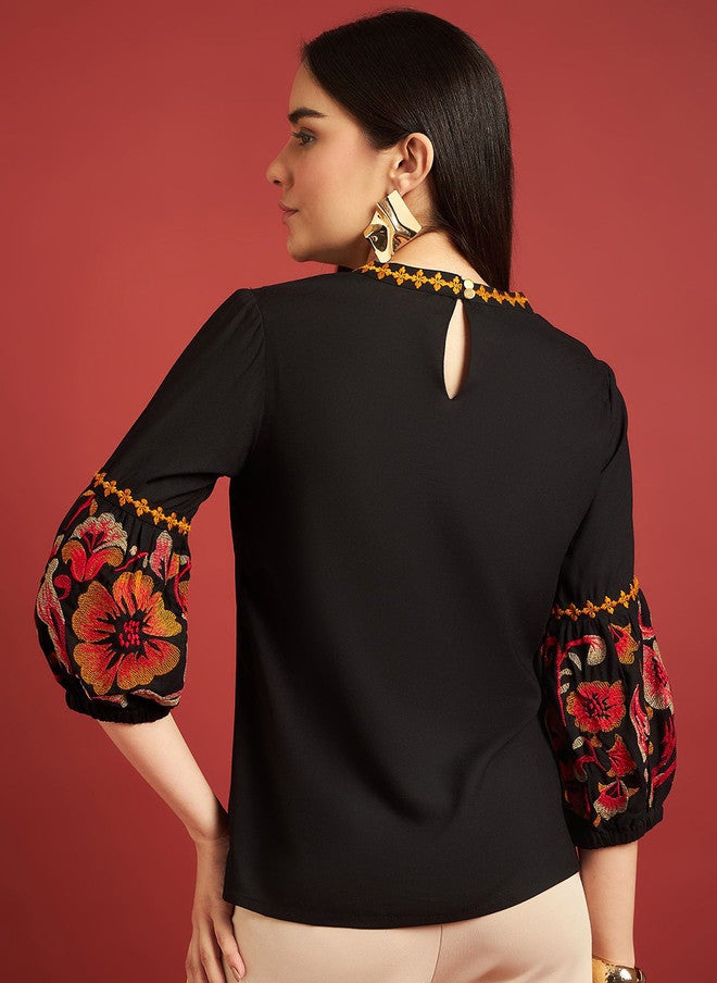 Baizee بلوزة دائرية العنق مزينة بالزهور من Routes by All About You للنساء - Image 4