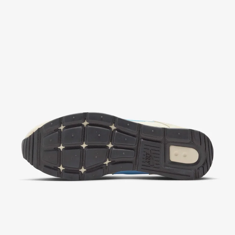 Nike Women's Venture Runner Shoe