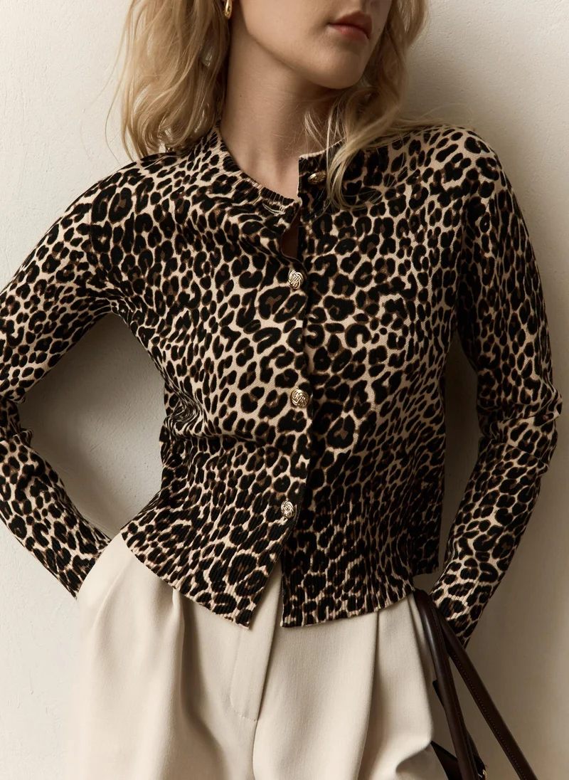 Lichi Leopard cardigan with golden buttons