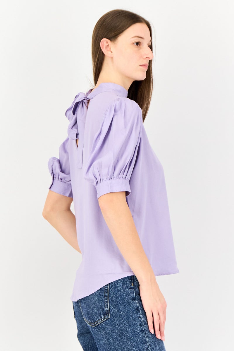 Levi's بلوزة نسائية بأكمام قصيرة ورباط عنق، لافندر - Image 4