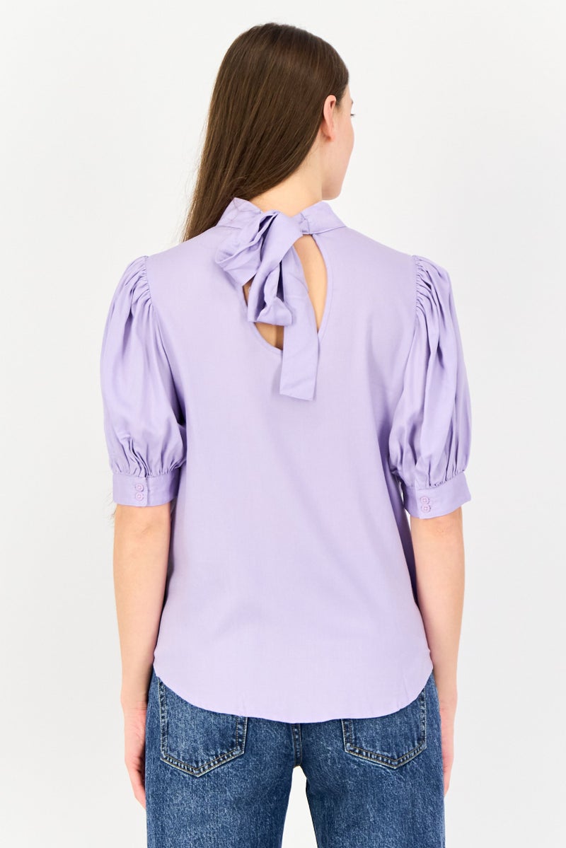 Levi's بلوزة نسائية بأكمام قصيرة ورباط عنق، لافندر - Image 2