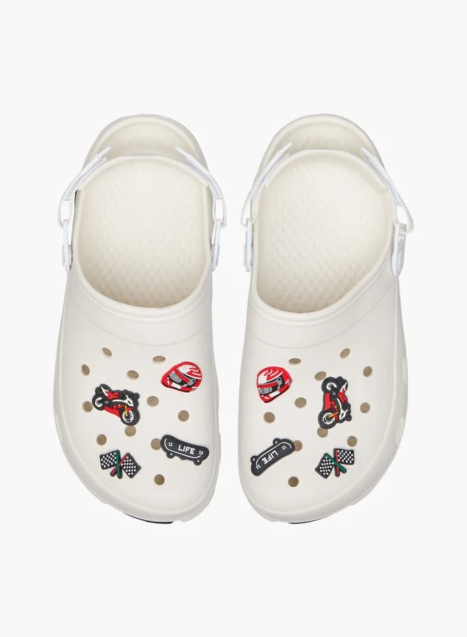 لي كوبر شباشب رجالي بتفاصيل تطريز مع حزام خلفي