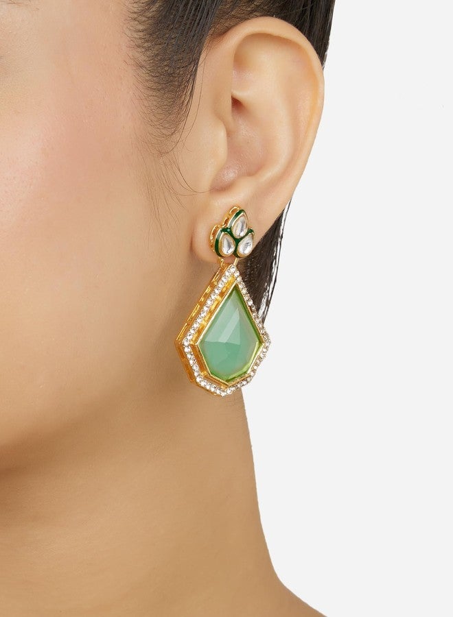 Zaveri Pearls أقراط متدلية مرصعة بالألماس النمساوي ومزينة بأحجار ميناكاري خضراء من زافيري بيرلز - ZPFK18071 - Image 2