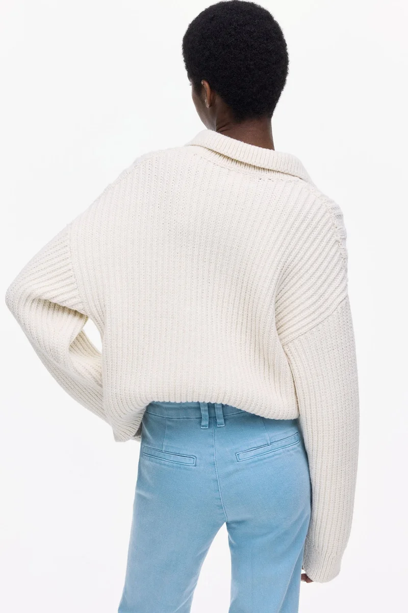 اتش اند ام جينز بقصة حافة واسعة وخصر عالي