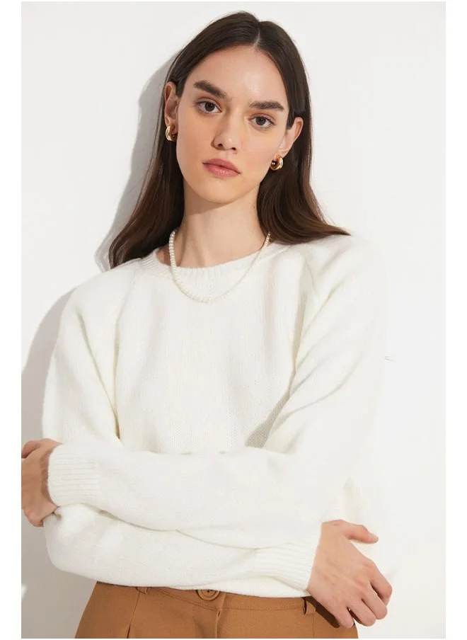 JUNE June Crew Neck Basic Sweater Ecru