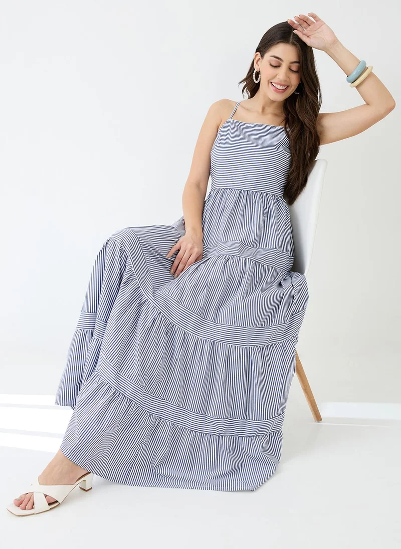 جلو باص فستان ماكسي نسائي جلوبس أزرق بياقة مربعة وخطوط مخططة