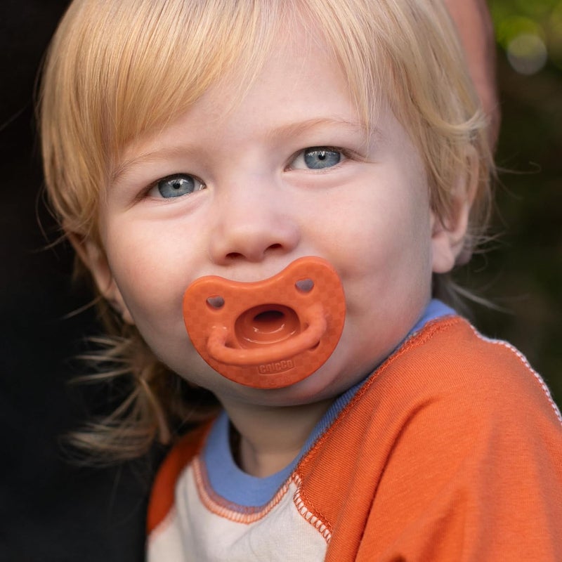 Chicco PhysioForma Luxe Silicone One Piece Pacifier for Babies Aged 1624m  Fashion Textured Shield  BPA  Latex Free  Reusable Sterilizing Case  Terracotta 2pk - Image 4