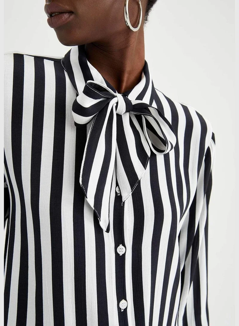 ديفاكتو Regular Fit Long Sleeve Striped Shirt