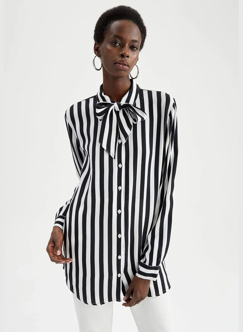 ديفاكتو Regular Fit Long Sleeve Striped Shirt