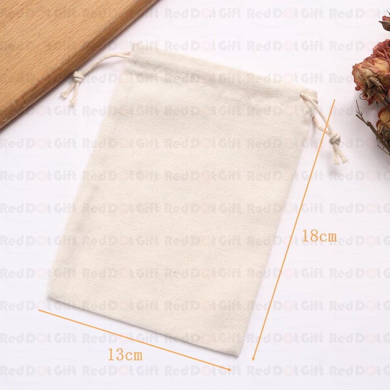 Red Dot Gift® حزمة من 10 أكياس هدايا من الخيش 13x18 سم كيس قطني برباط، أكياس هدايا لعيد الميلاد، الحفلات، الهدايا، هدايا الزفاف، الفن والأعمال اليدوية (طبيعي، 13 × 18 سم) - Image 2