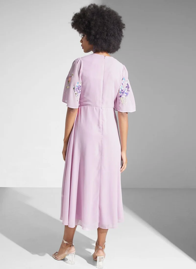 Hope & Ivy Embroidered Button Detail Flutter Sleeve Dress