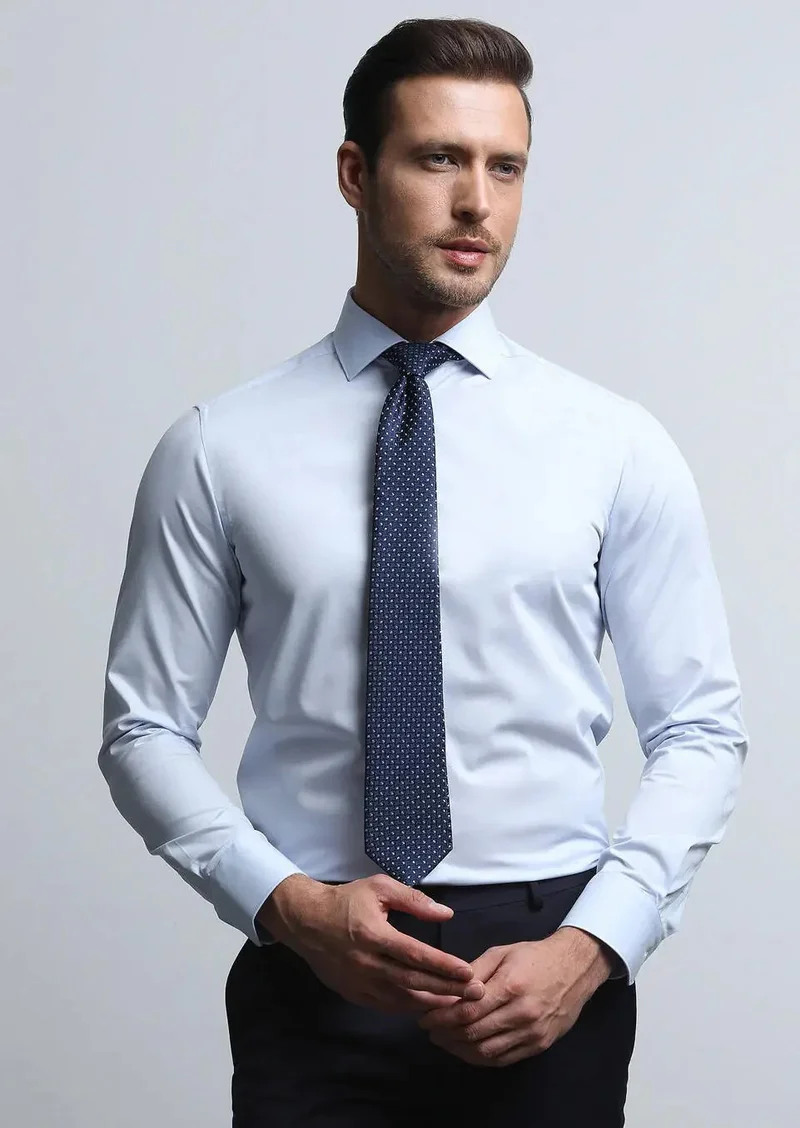 رامسي قميص قطني كلاسيكي سادة بلون أزرق فاتح بقصة ضيقة