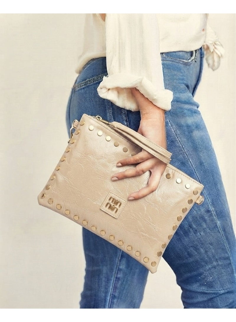 Vbranda A lightweight and practical clutch that can be worn as a wristlet or crossbody BA-62 - Image 1