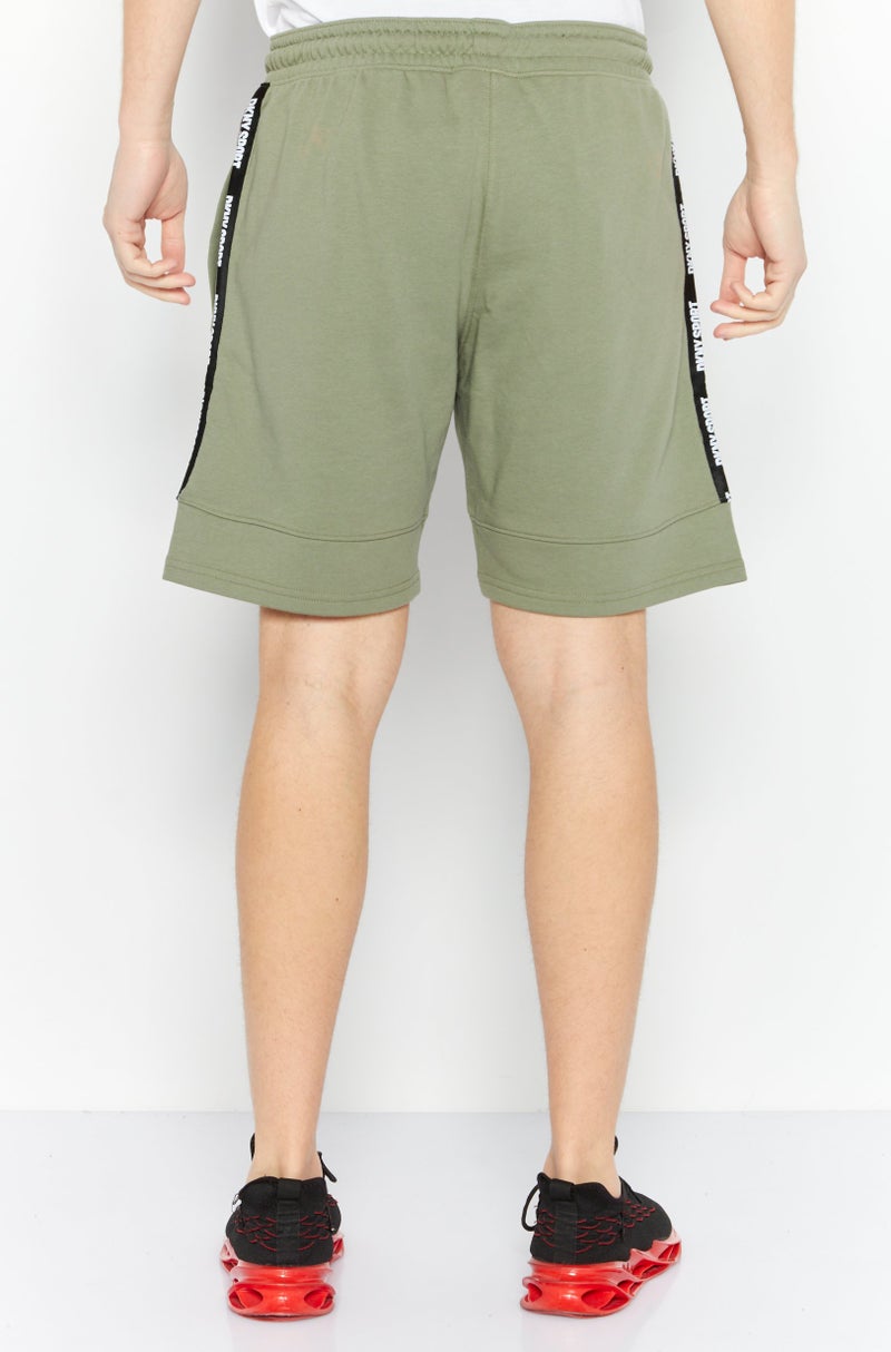 DKNY Sport شورتات تدريب ضيقة مع حبل سحب للرجال، زيتوني - Image 4