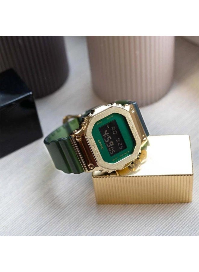 كاسيو ساعة كاسيو جي-شوك GM-5600CL-3D (GM-5600CL-3DR) رقمية، إطار معدني مطلي أيونياً بالذهب، سوار ريزن أخضر شبه شفاف، مقاومة ماء 200 متر - Image 5