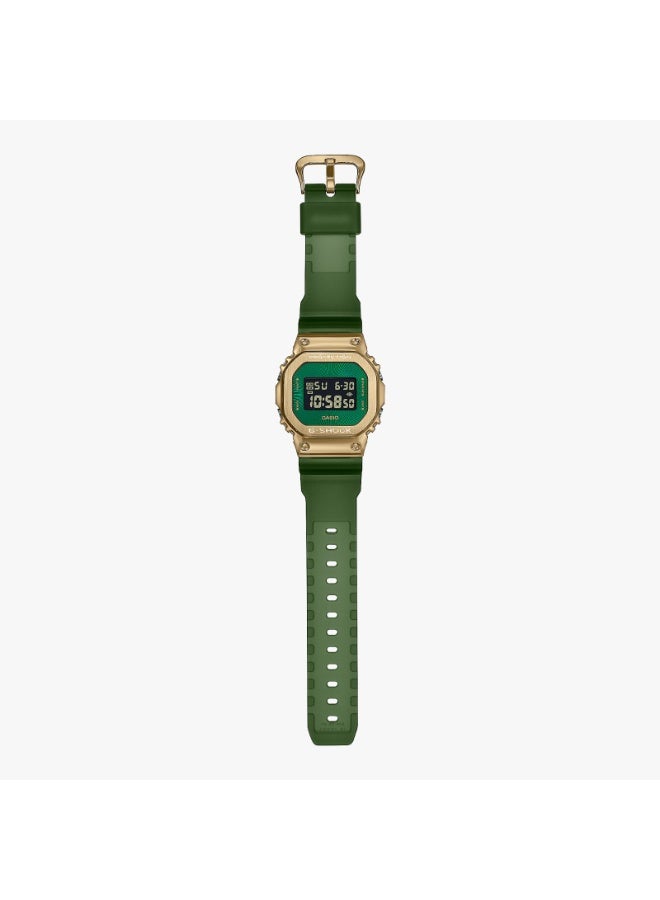 كاسيو ساعة كاسيو جي-شوك GM-5600CL-3D (GM-5600CL-3DR) رقمية، إطار معدني مطلي أيونياً بالذهب، سوار ريزن أخضر شبه شفاف، مقاومة ماء 200 متر - Image 4