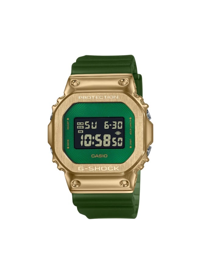 كاسيو ساعة كاسيو جي-شوك GM-5600CL-3D (GM-5600CL-3DR) رقمية، إطار معدني مطلي أيونياً بالذهب، سوار ريزن أخضر شبه شفاف، مقاومة ماء 200 متر - Image 1