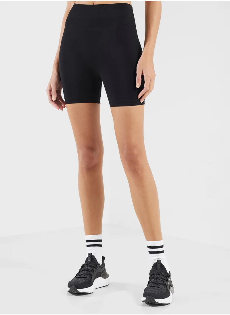 فورورد Strappy Backless Sports Bra & High Rise Short Set